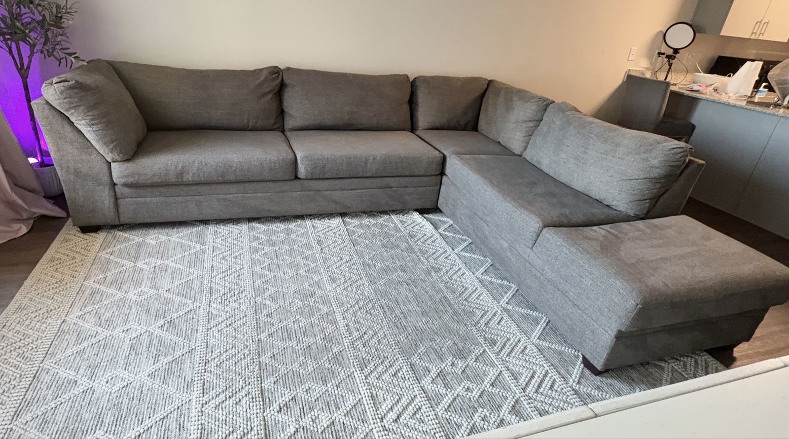 Main image 2
