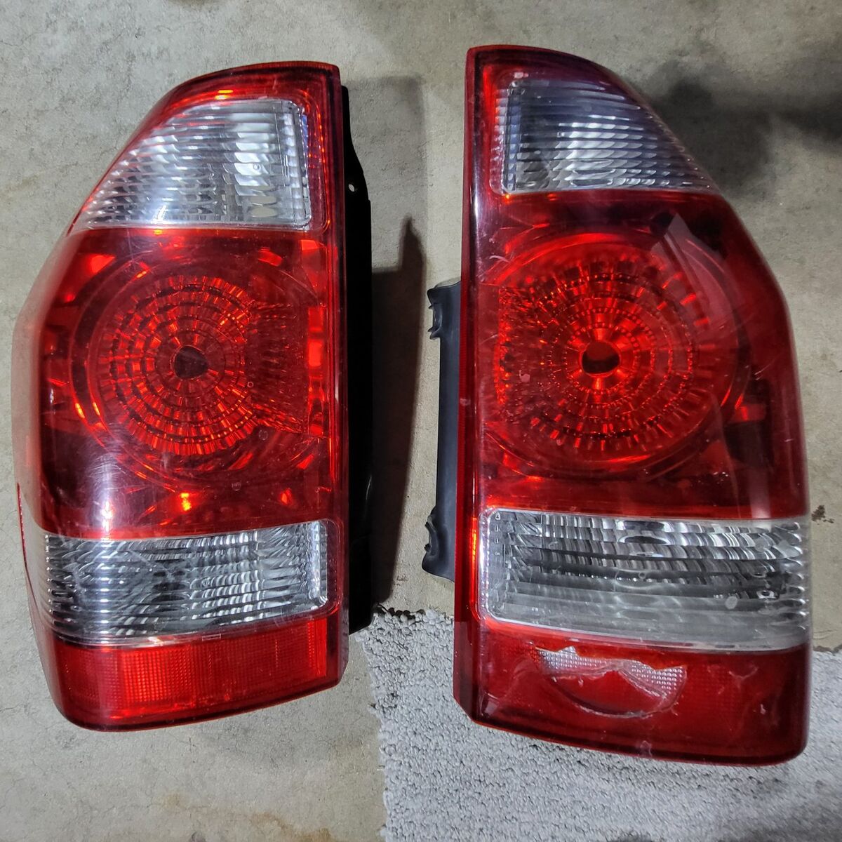 Gen 3 Montero / Pajero Rear Lights