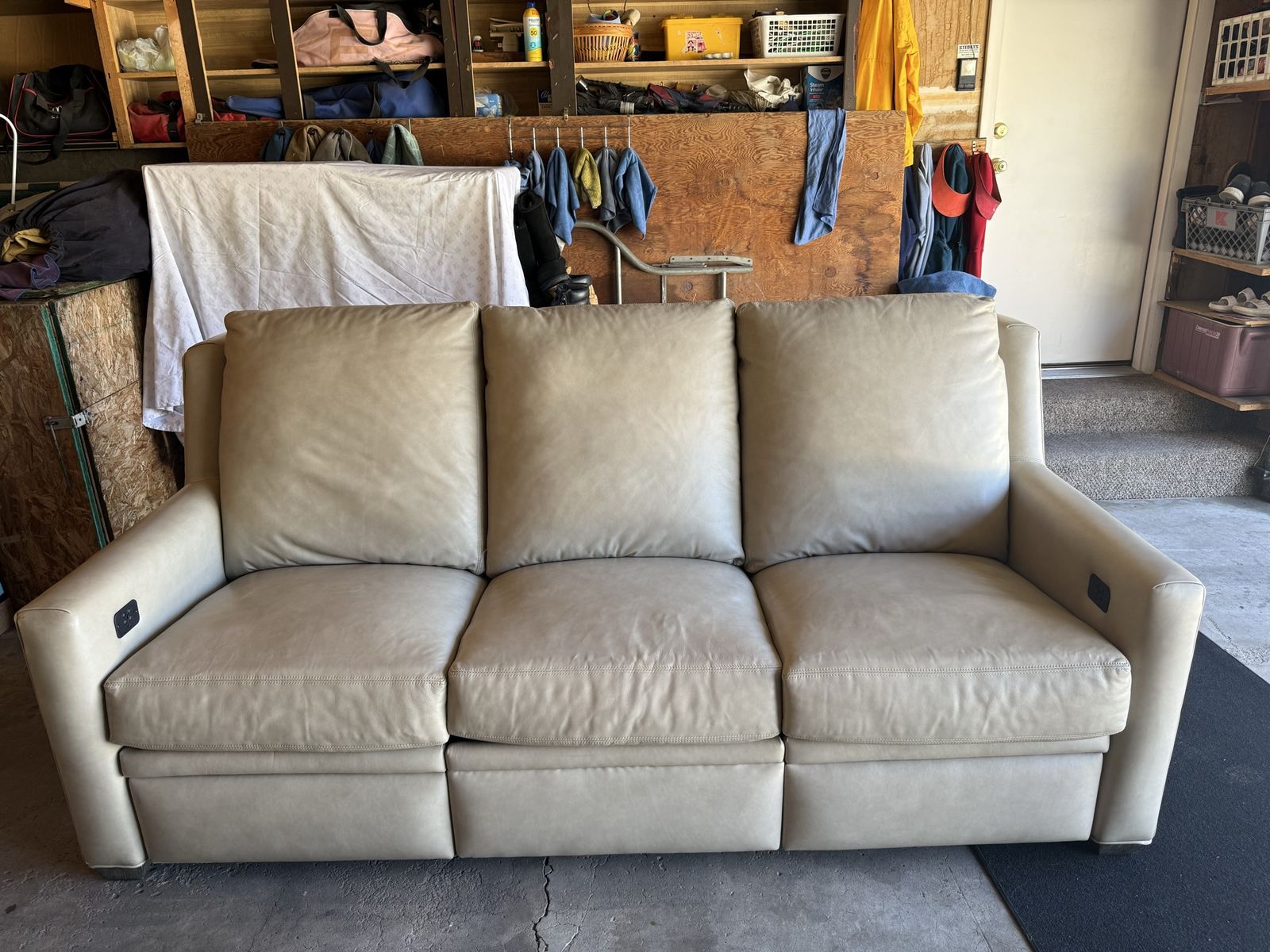Leather Sofa/Couch with Reclining Functionality, 3-Seater