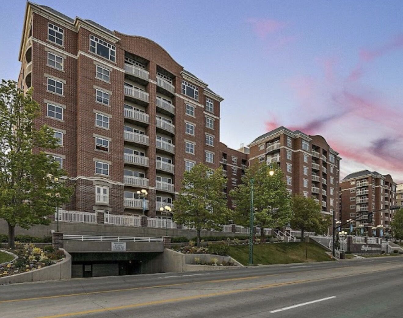 Private Bedroom & Bathroom – Downtown SLC