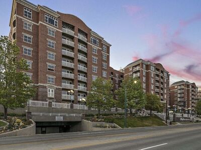 Private Bedroom & Bathroom – Downtown SLC