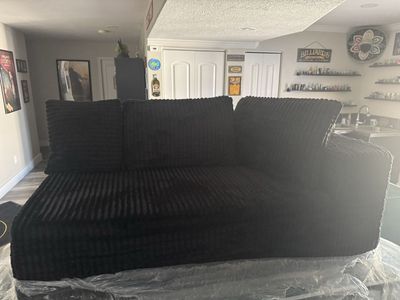 Right arm facing faux fur foam chaise