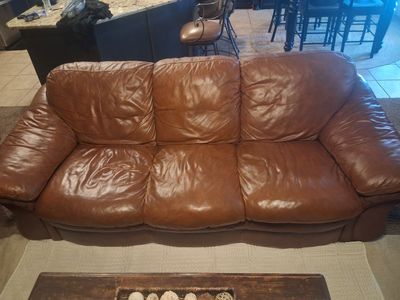 7 Piece Leather Furniture Set
See pics & description