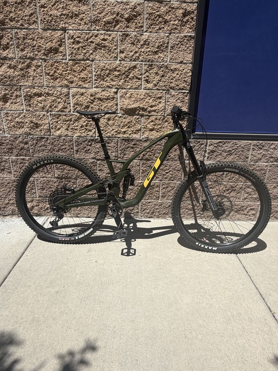 GT Force Carbon Pro
