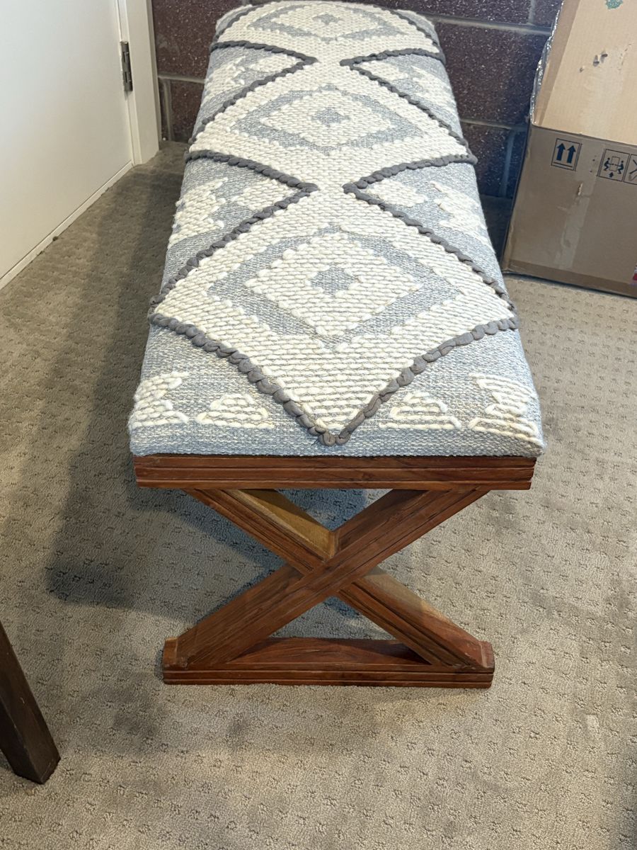 Seated bench