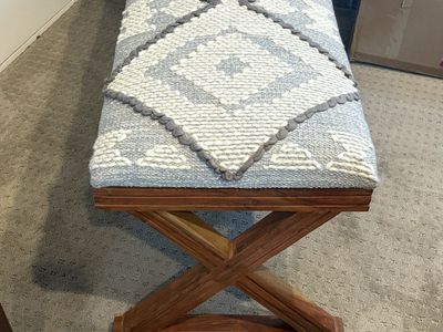 Seated bench