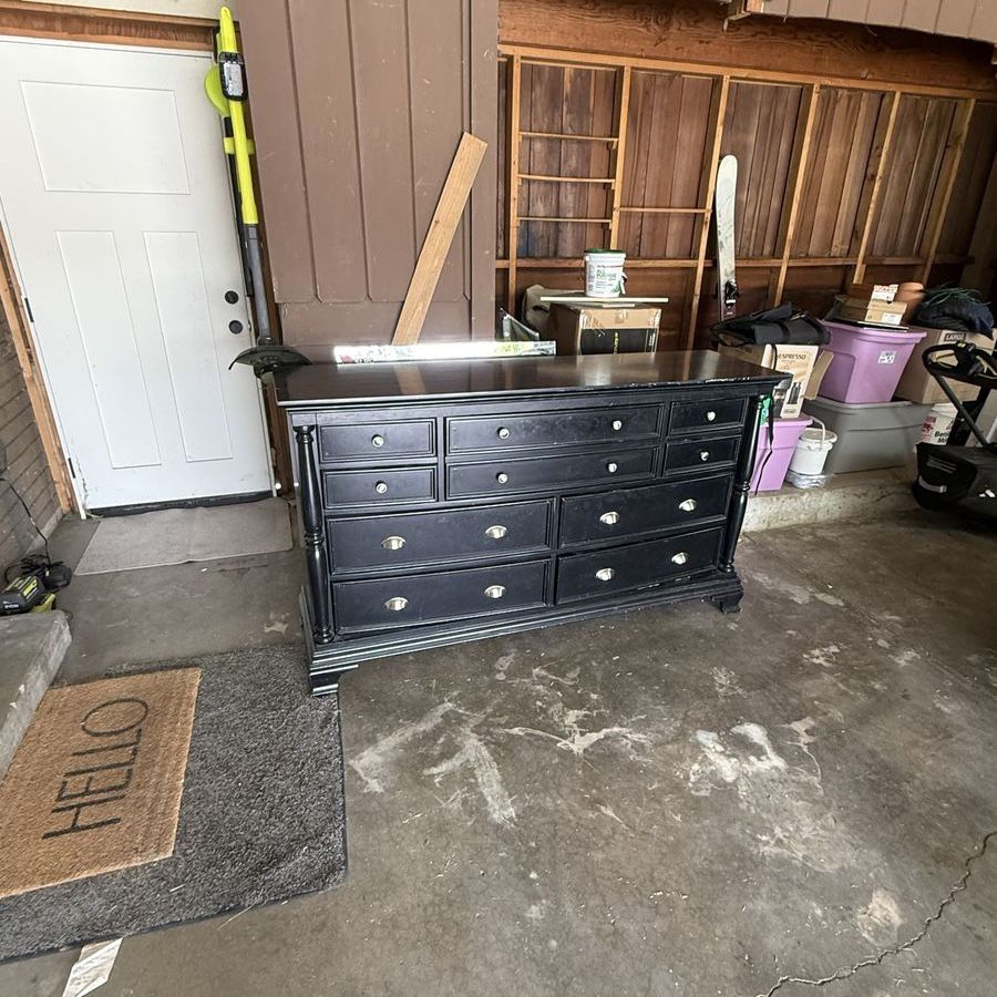 Dresser