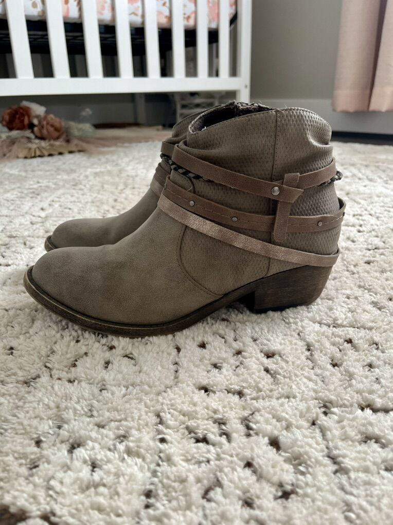 Women's Leather Ankle Boots
