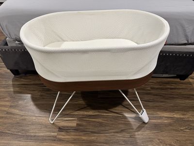 SNOO Smart Sleeper Bassinet – Like New!