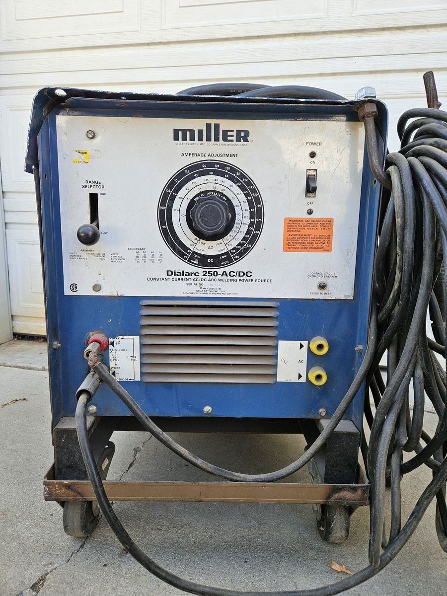 Miller Dialarc 250-AC/DC Arc Welder Power Source with Rolling Cart