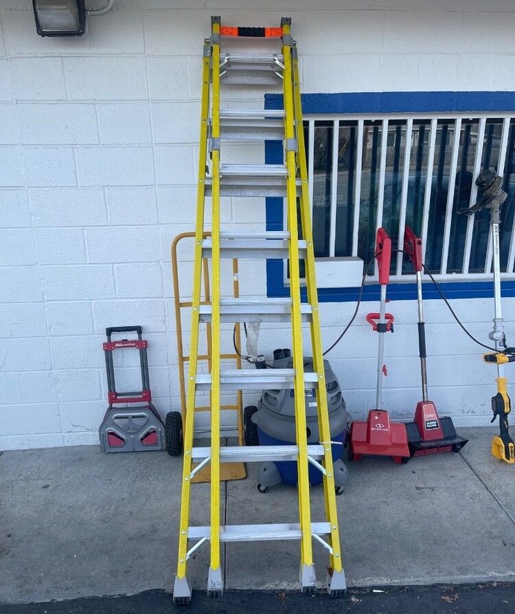 LOUISVILLE 18 FEET FIBERGLASS EXTENSION LADDER