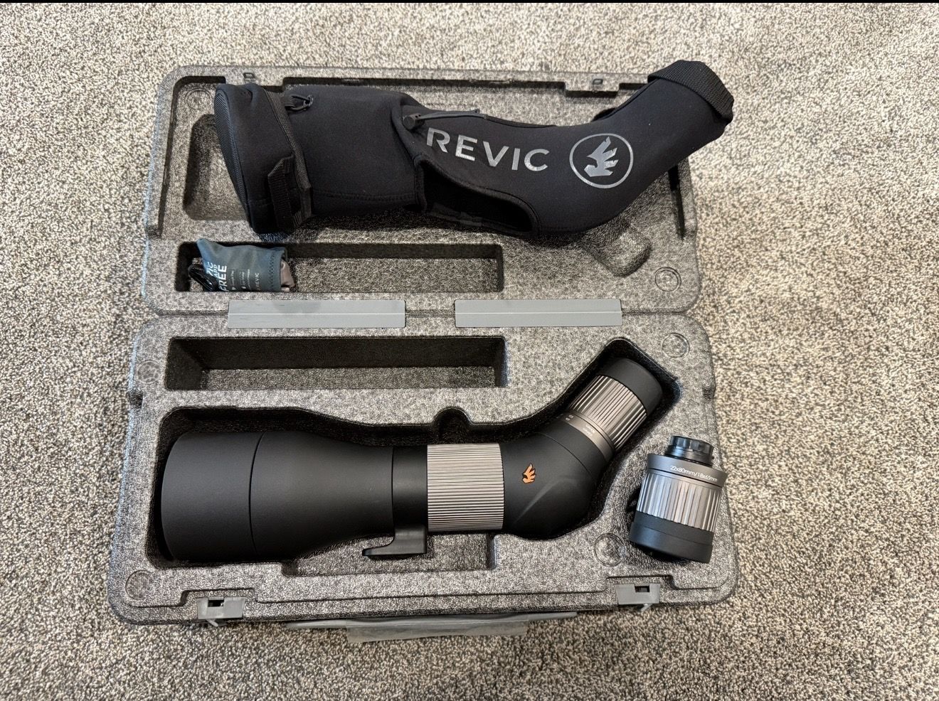 Revic Acura S80A spotting scope 
