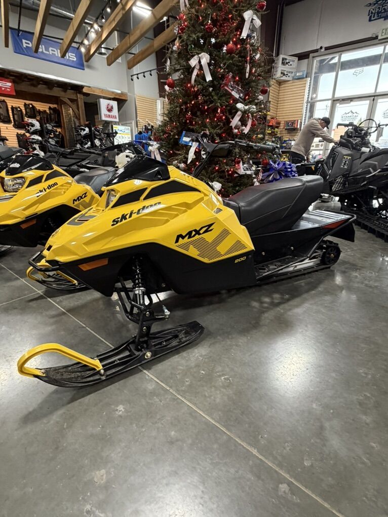 2025 Skidoo MXZ 200