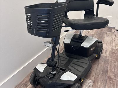 Pride Mobility Zero Turn 8 4-Wheel Electric Scooter w/ Basket - Black/White