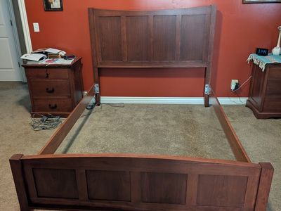 Daniel's Amish Holmes Collection - Antique Cherry Bed Frame - Queen Size