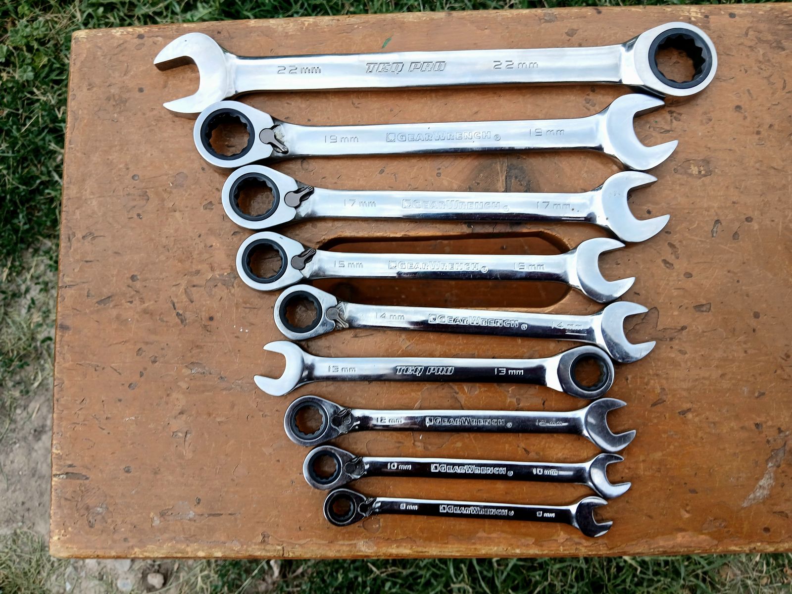 GearWrench & TEQ PRO Metric Reversible Ratcheting Combination Wrench Set (9-Piece)