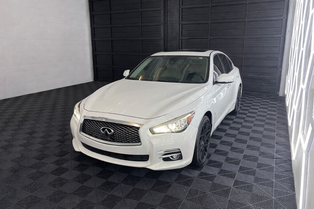 2015 INFINITI Q50 Sport