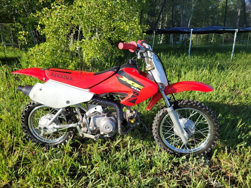 2002 XR70R