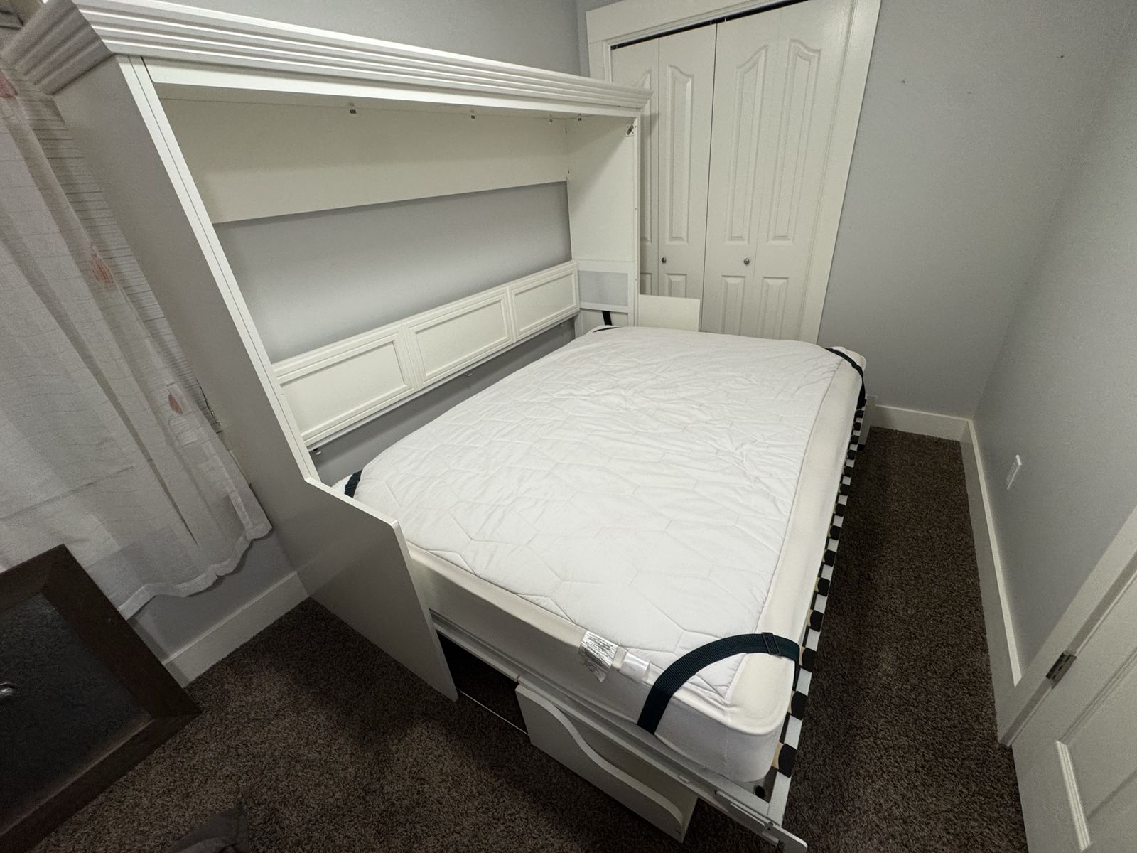 Main image 6