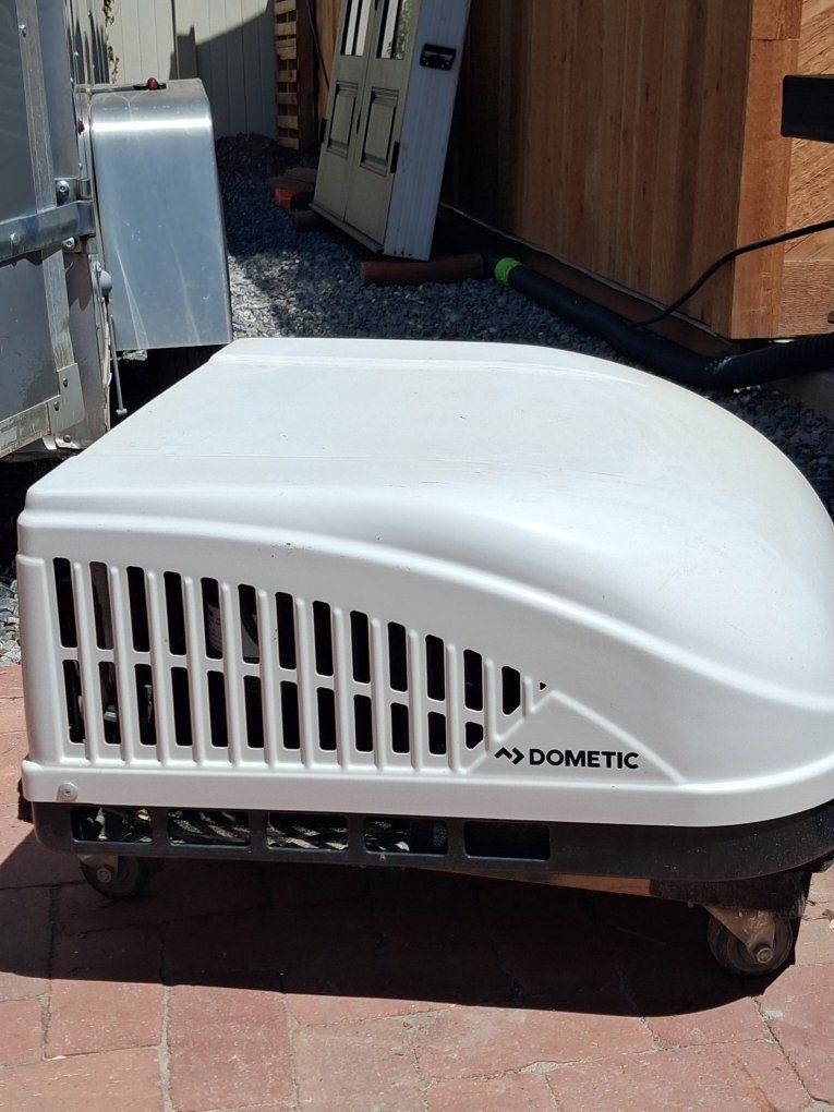 Dometic RV AC