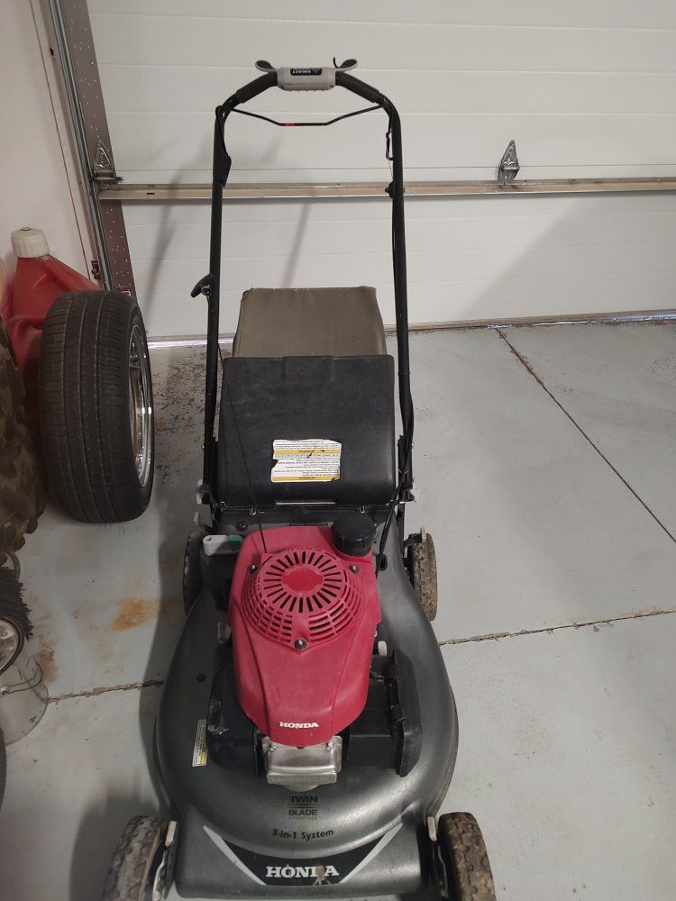 Honda Twin Blade 3-in-1 System Self-Propelled Gas Lawn Mower