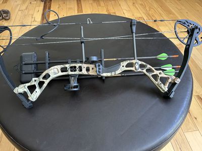 Diamond Infinite Edge compound bow