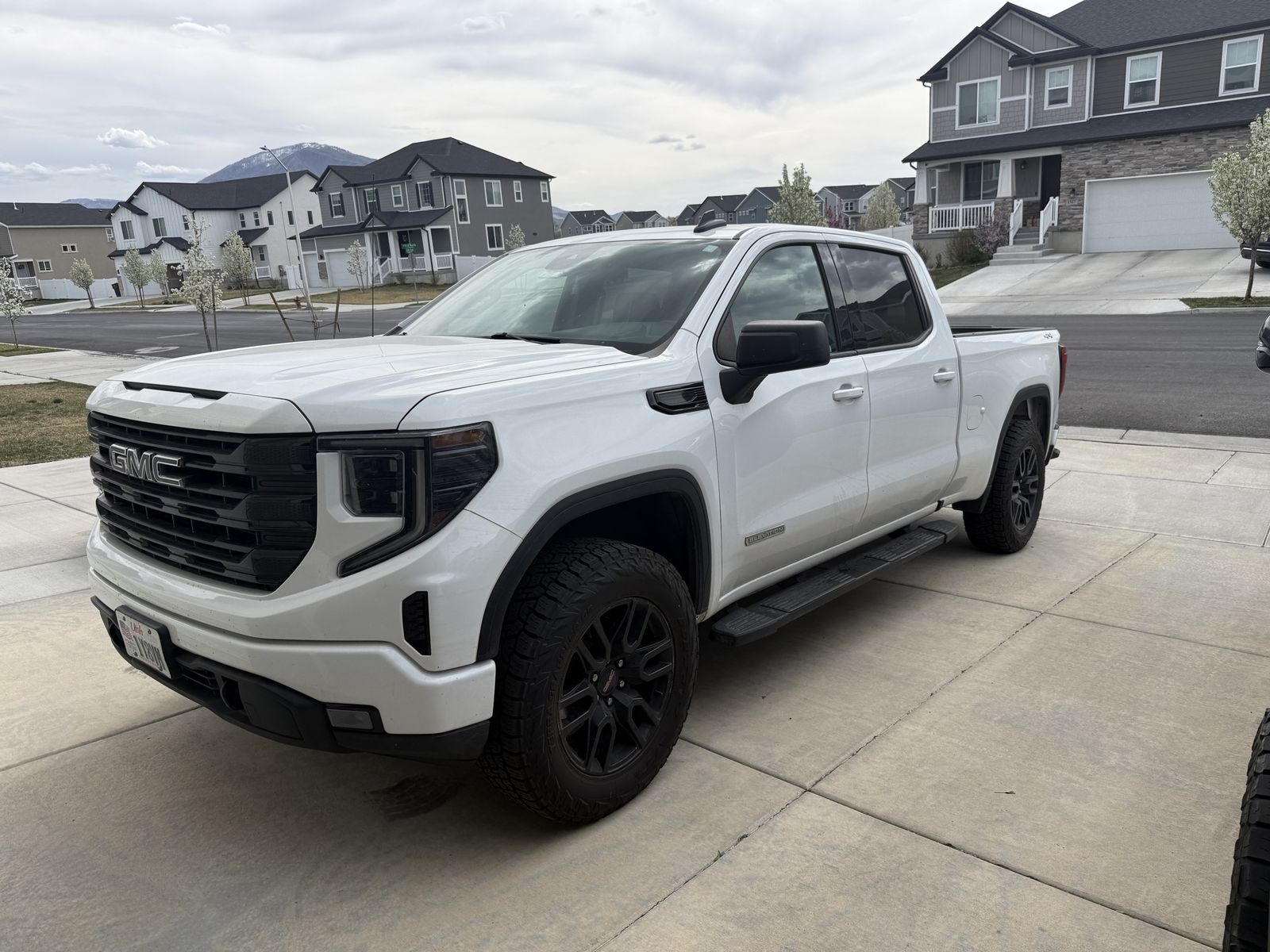 2023 GMC 1500 Elevation