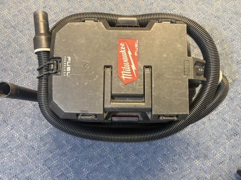 Milwaukee M18 FUEL 9-Gallon Cordless Wet/Dry Vacuum