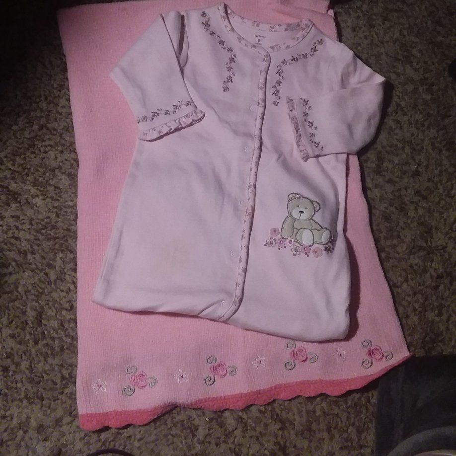 CARTER'S ROSES & BEAR PJs..6-9 MOS..+ ROSE BLANKET