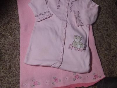 CARTER'S ROSES & BEAR PJs..6-9 MOS..+ ROSE BLANKET
