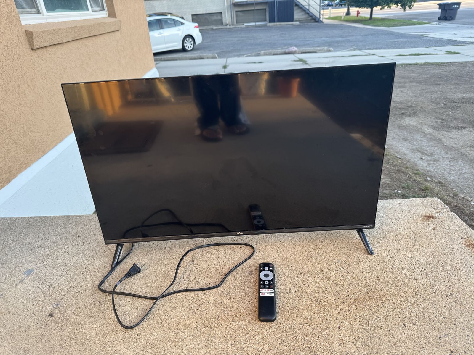 TCL Roku Smart TV with Remote Control Used Good Condition