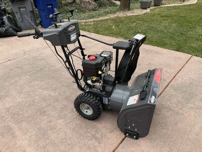 24 2 Stage Snow Blower Briggs & Stratton