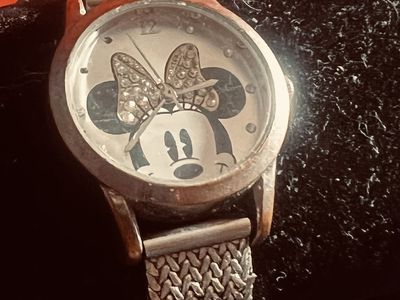 Disney Minnie Mouse Rhinestone Bow Mesh Strap Analog Wristwatch