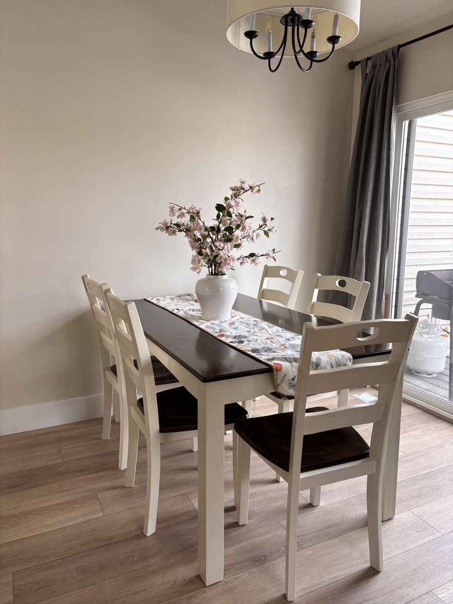 Dinning table and 6 chairs