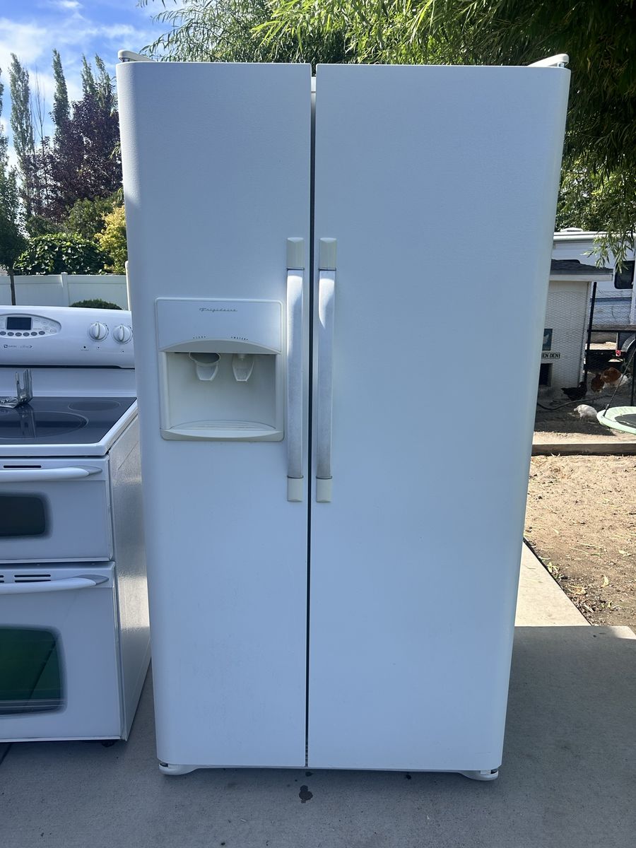 Frigidaire White Side-by-Side Refrigerator with Water & Ice Dispenser