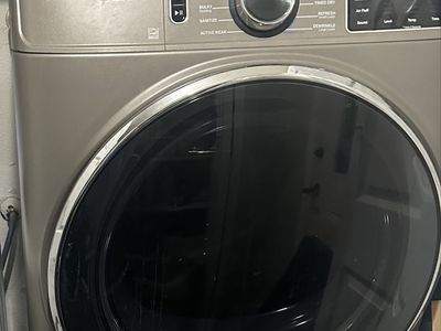 GE Appliances Smart Front Load Dryer - Platinum Metallic, Excellent Condition