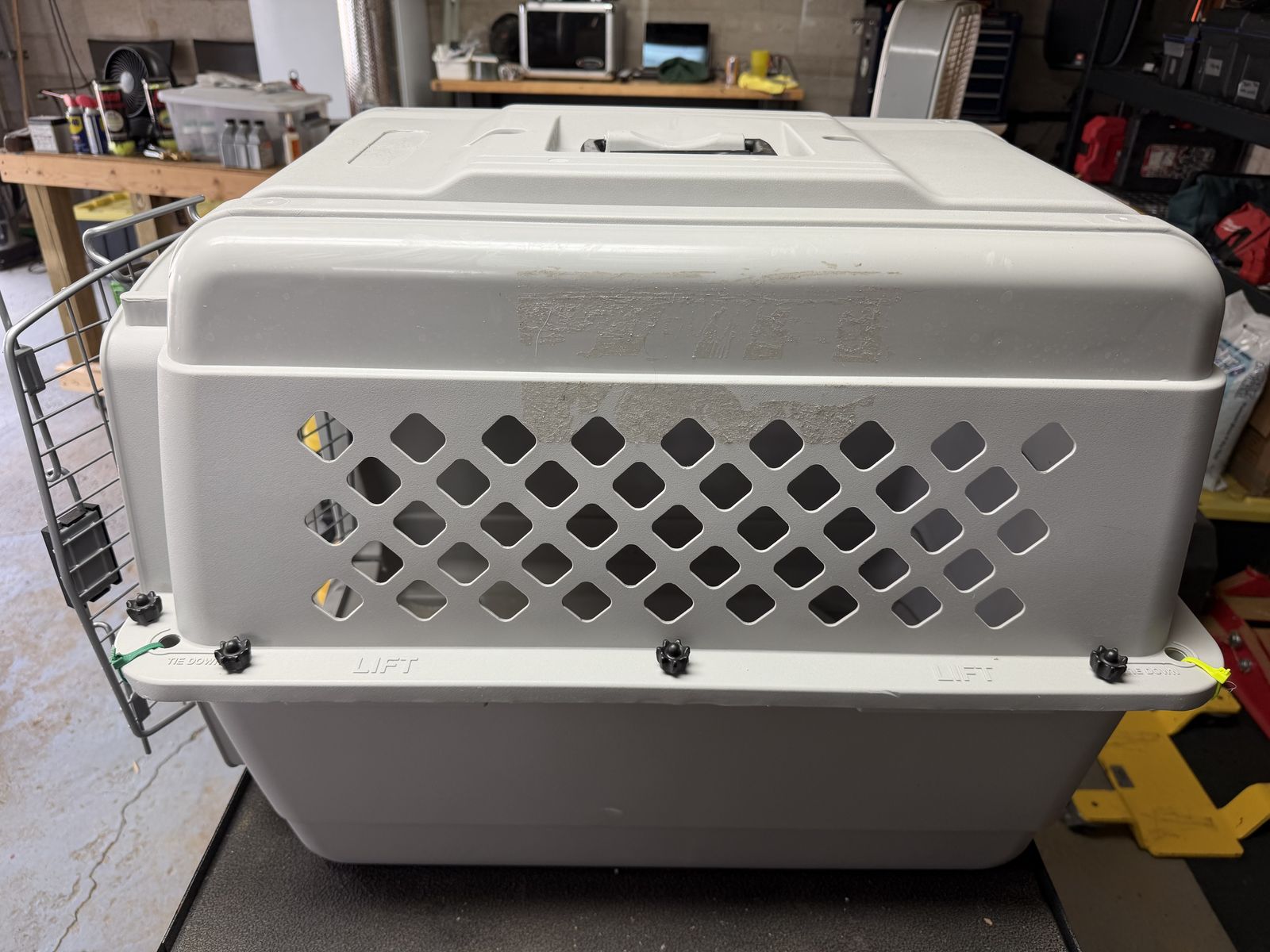Petmate Vari Kennel Plastic Dog Crate Kennel Carrier Light Grey Used (Big cat, small dog size)