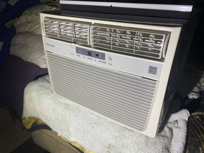 Extra nice Frigidaire, window A/C, 12,000 ETU