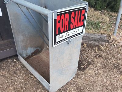 Metal Livestock Hay Feeder Trough