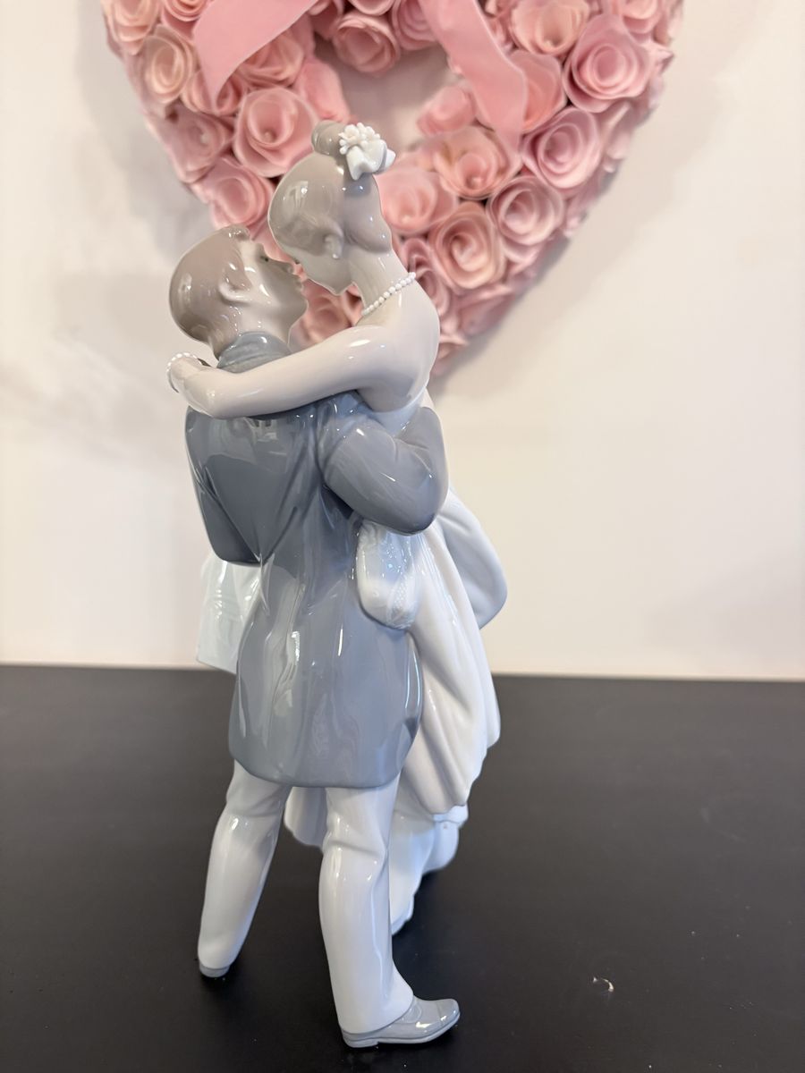 Lladro 4808 'Wedding' Porcelain Figurine Groom Carrying Bride