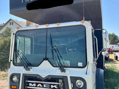 Extremely low Mile Mack Rear Mount Grapple Truck **Automatic Tranny**