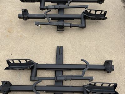 Thule T2 Pro XTR Hitch Rack w/ 2 bike hitch add on. (2in hitch connection)