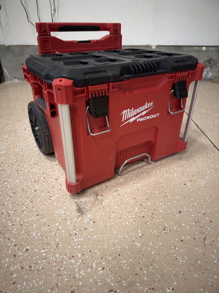 Millwakee Packout Roller