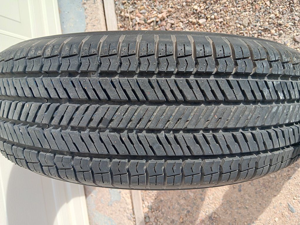 tire P225/65R17