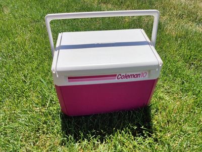 Vintage Coleman 10 Model 5210 in retro pink/magenta 10qt./ 6 can