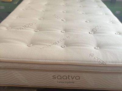 Saatva LATEX HYBRID QUEEN MATTRESS-PERFECT CONDITION