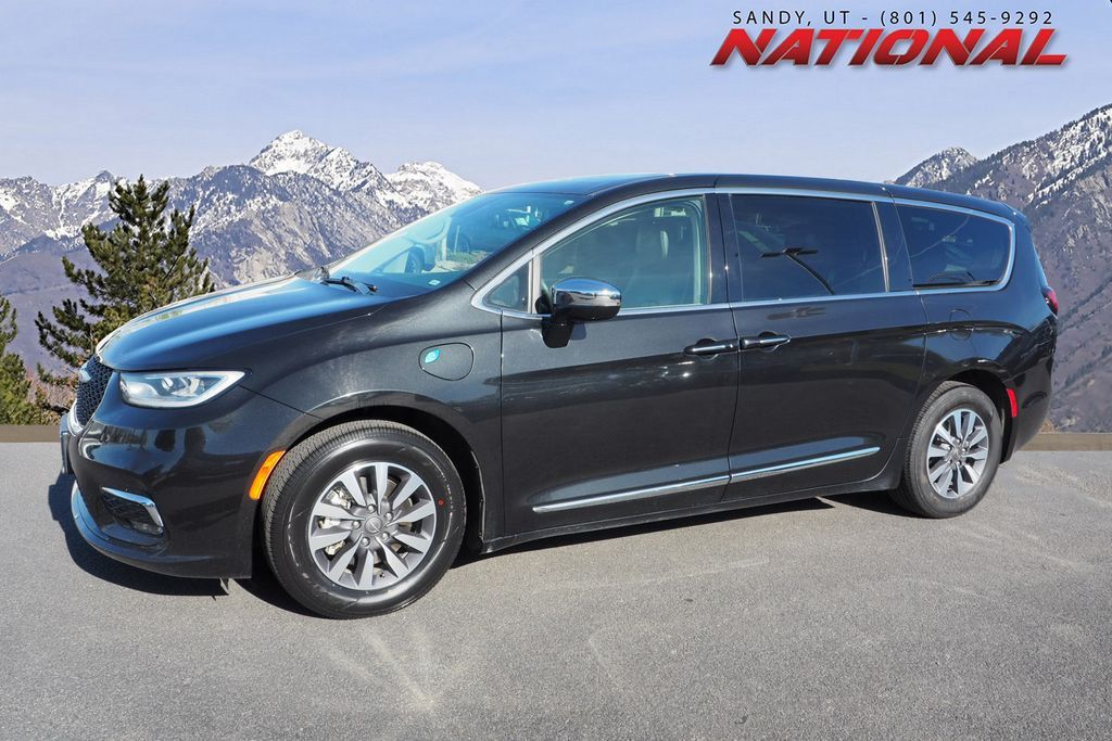 2023 Chrysler Pacifica Plug-In Hybrid Limited