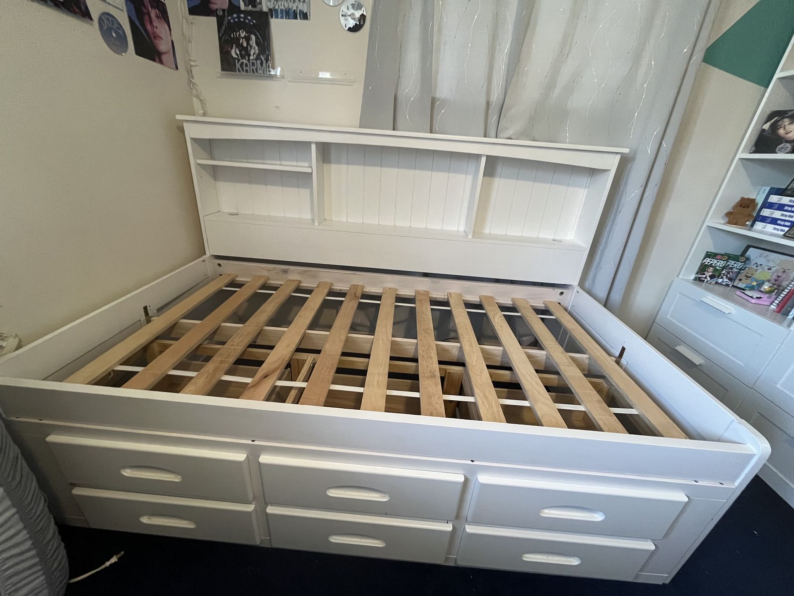 Twin Day Bed With Shelving And Mattress