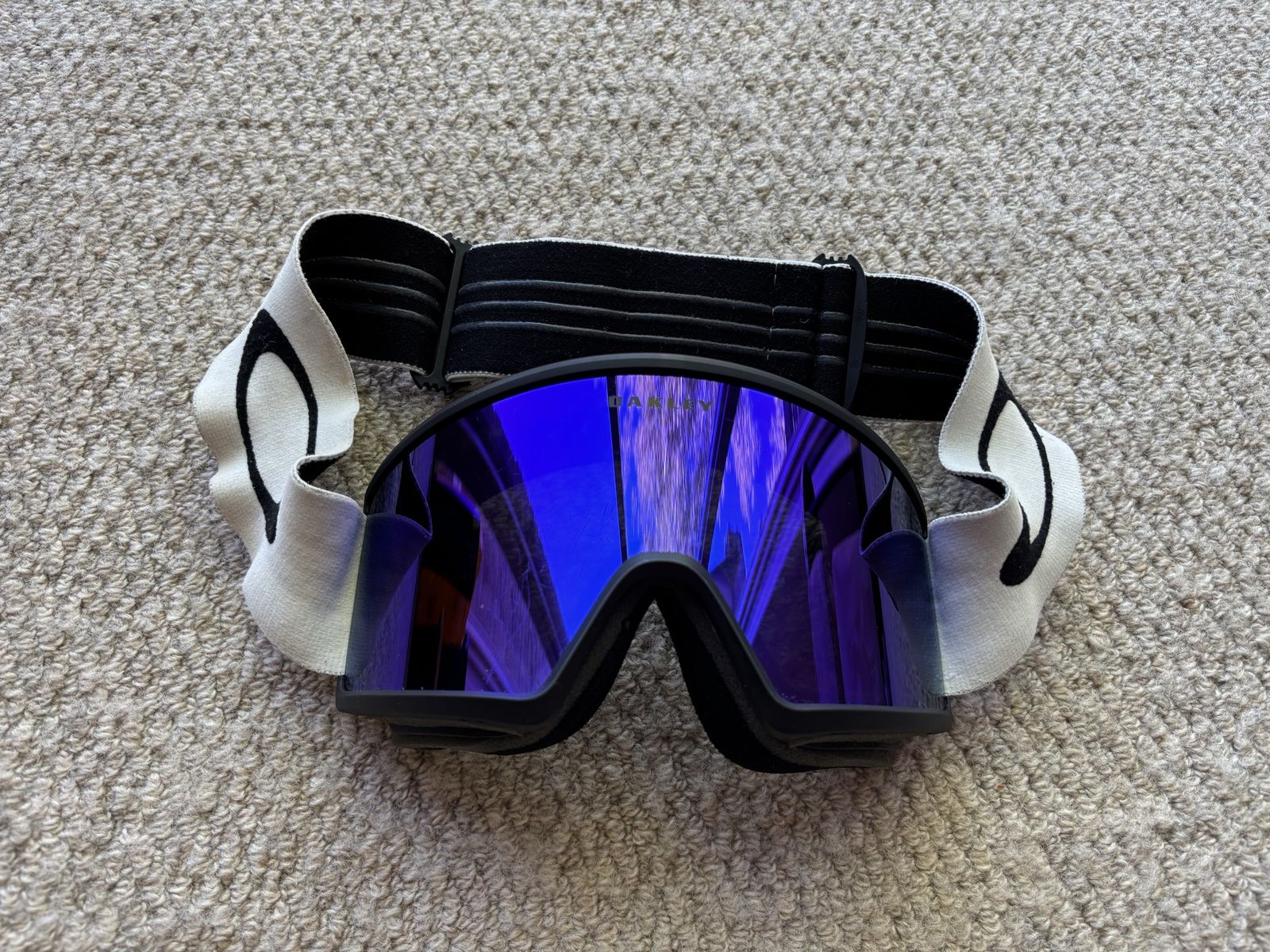 Oakley Snow Goggles - White/Black Strap, S3 O Violet Lens