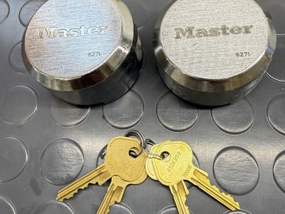 Master Lock 6271 Hidden Shackle Padlocks (2-Pack) - Keyed Alike with 4 Keys
